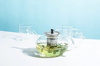 �� ���� �� + 4 ����� LONDON